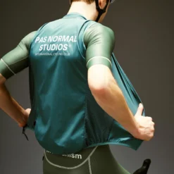 Gilet Pas Normal Studios Mechanism Stow Away - Verde grigio